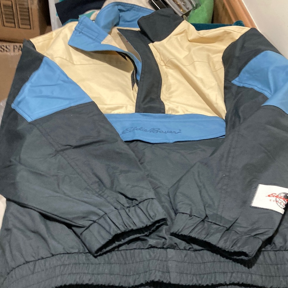 Brand new fun Eddie Bauer Expedition pullover jacket in medium.